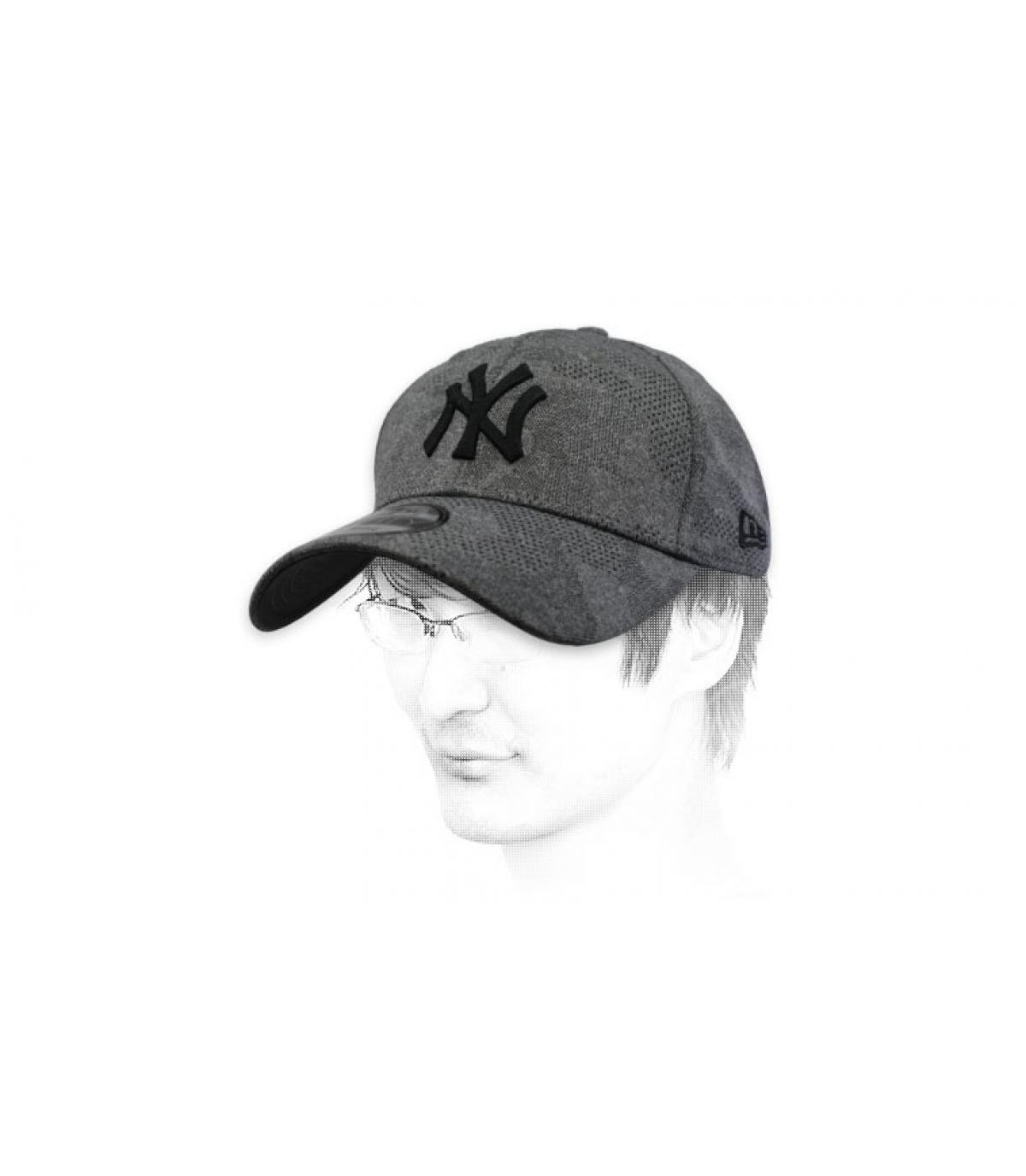grijze NY-cap Enginneered Plus NY 940 black grijze NY-cap Enginneered Plus NY 940 black